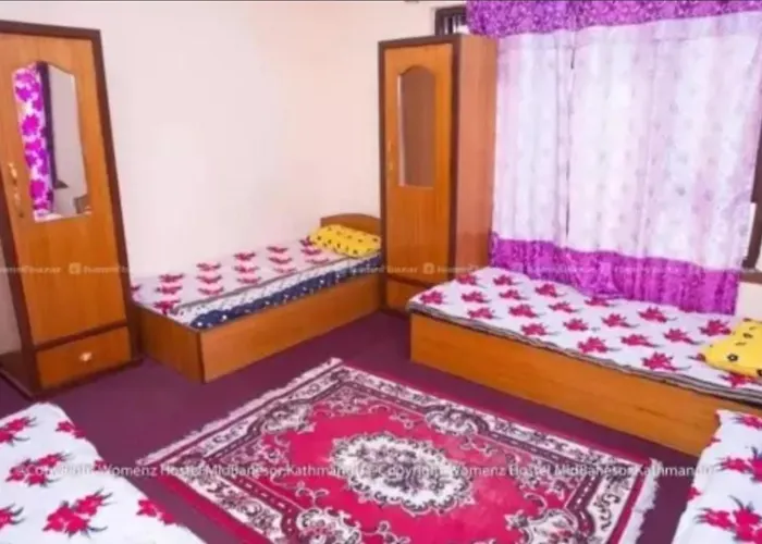 Happy Feet Girls Hostel *
